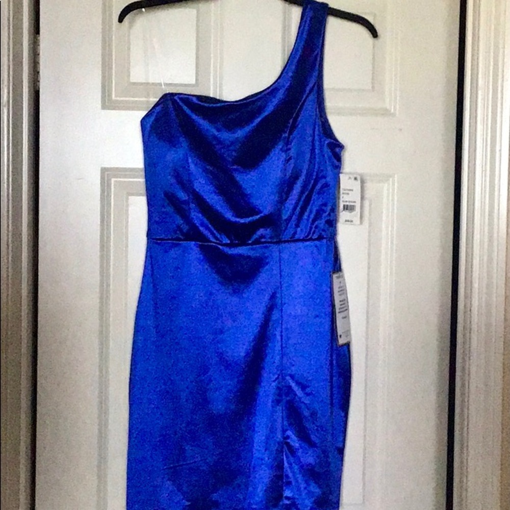 NWT  cocktail dress with side slit